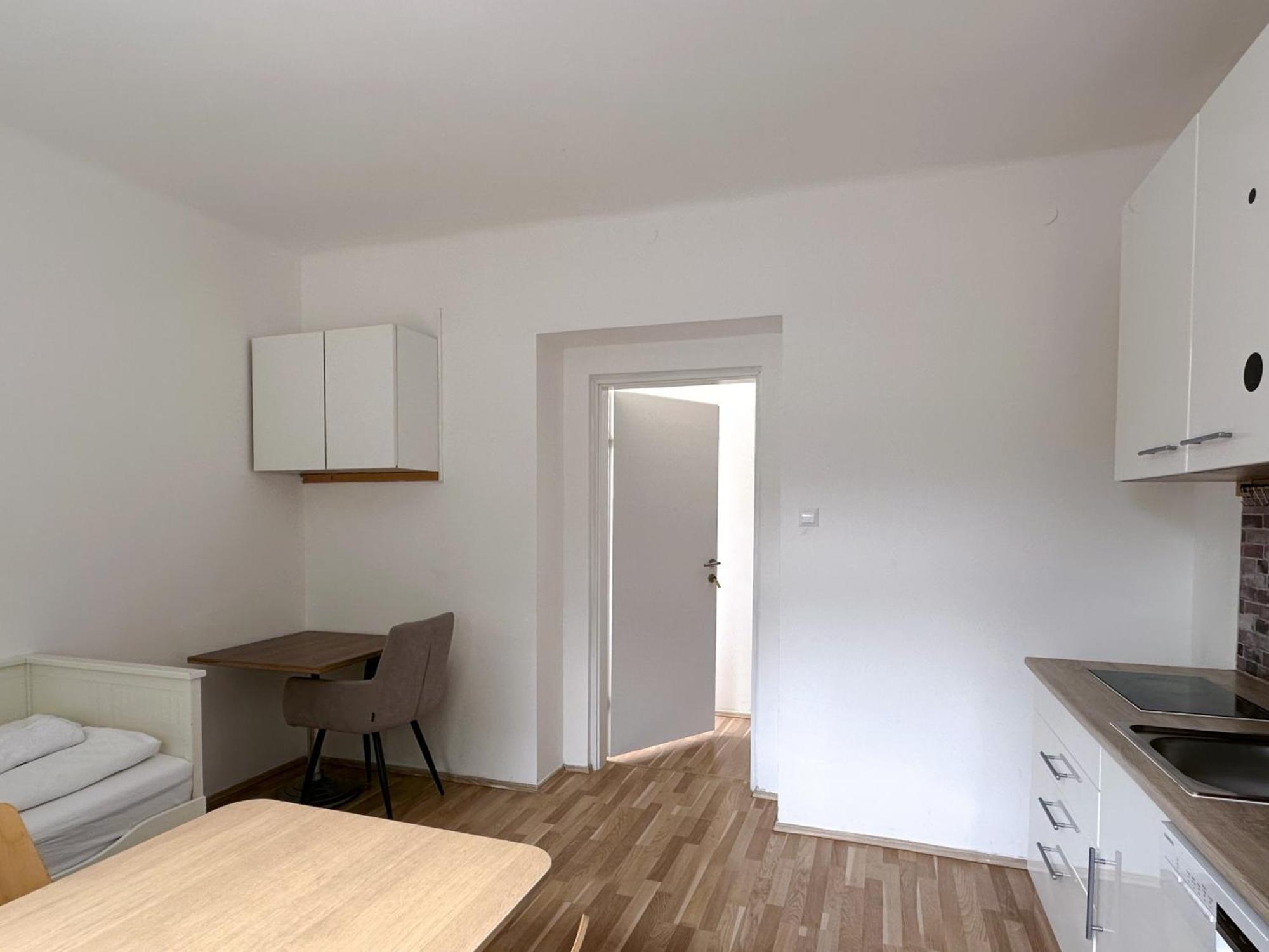Up Resistances G Apartment Baden Exterior foto